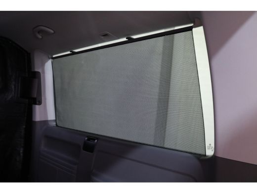 Volkswagen Transporter 2.0 TDI L2 H1 DC 150pk Caravelle Black Edition ActivLease financial lease