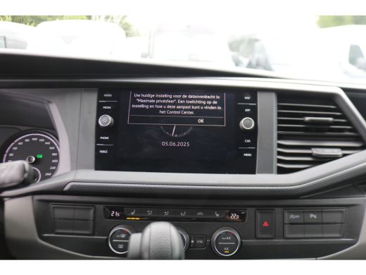 Volkswagen Transporter 2.0 TDI L2 H1 DC 150pk Caravelle Black Edition ActivLease financial lease