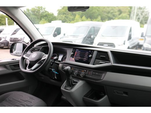 Volkswagen Transporter 2.0 TDI L2 H1 DC 150pk Caravelle Black Edition ActivLease financial lease