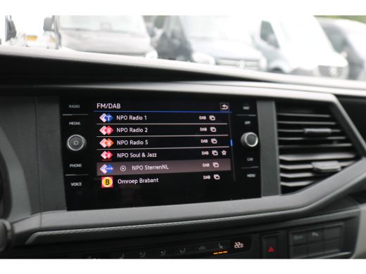 Volkswagen Transporter 2.0 TDI L2 H1 DC 150pk Caravelle Black Edition ActivLease financial lease