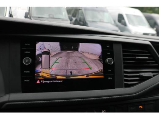Volkswagen Transporter 2.0 TDI L2 H1 DC 150pk Caravelle Black Edition ActivLease financial lease