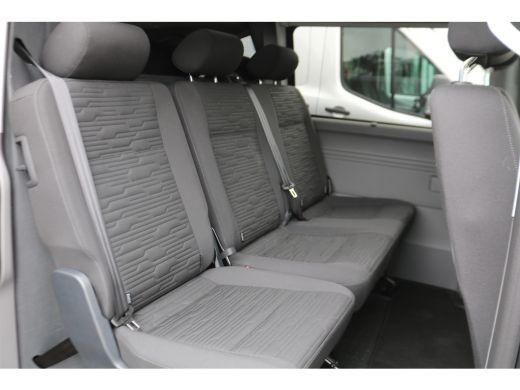 Volkswagen Transporter 2.0 TDI L2 H1 DC 150pk Caravelle Black Edition ActivLease financial lease