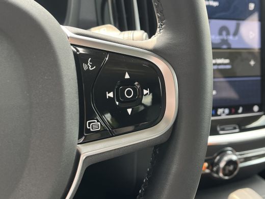 Volvo  V60 2.0 T6 Plug-in Plus Dark | Achteruitrijcamera | Cruise control adaptief met Stop&Go en stuurhulp ... ActivLease financial lease
