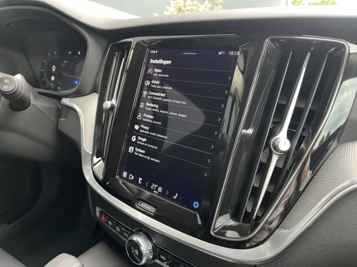 Volvo  V60 2.0 T6 Plug-in Plus Dark | Achteruitrijcamera | Cruise control adaptief met Stop&Go en stuurhulp ... ActivLease financial lease