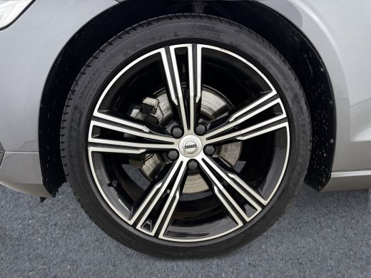 Volvo  V60 B3 Inscription | 19" | Adaptieve cruise | BLIS | Parkeercamera | Elektr. verstelbare best. stoel ... ActivLease financial lease