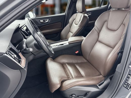 Volvo  V60 B3 Inscription | 19" | Adaptieve cruise | BLIS | Parkeercamera | Elektr. verstelbare best. stoel ... ActivLease financial lease
