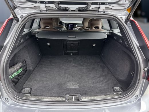 Volvo  V60 B3 Inscription | 19" | Adaptieve cruise | BLIS | Parkeercamera | Elektr. verstelbare best. stoel ... ActivLease financial lease