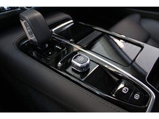 Volvo  V90 T6 350PK AWD Ultra Dark | Pano-dak | Trekhaak | 360° camera | Gelam. zijruiten ActivLease financial lease