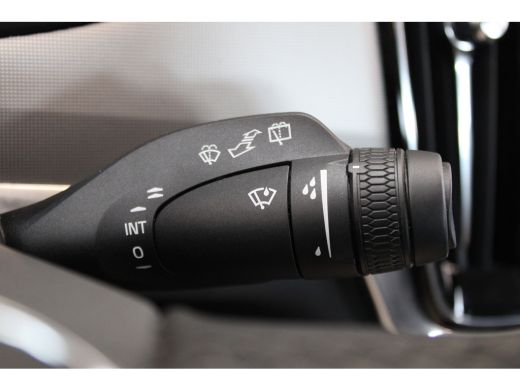 Volvo  V90 T6 350PK AWD Ultra Dark | Pano-dak | Trekhaak | 360° camera | Gelam. zijruiten ActivLease financial lease