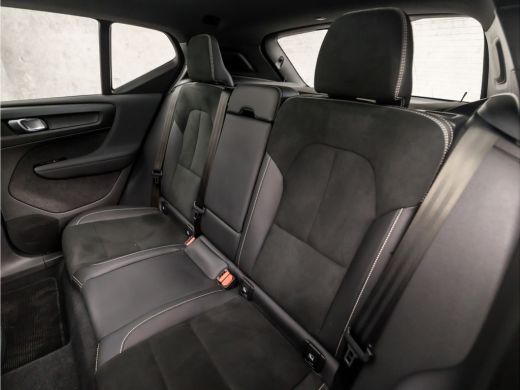 Volvo  XC40 2.0 B3 R-Design 177Pk Automaat (PANORAMADAK, APPLE CARPLAY, GROOT NAVI, MEMORY SEATS, 360 CAMERA,... ActivLease financial lease