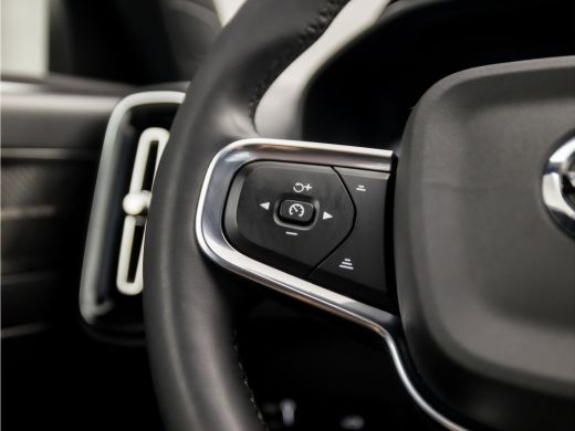 Volvo  XC40 2.0 B3 R-Design 177Pk Automaat (PANORAMADAK, APPLE CARPLAY, GROOT NAVI, MEMORY SEATS, 360 CAMERA,... ActivLease financial lease
