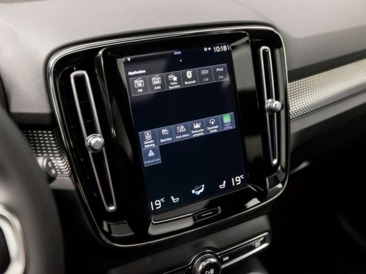 Volvo  XC40 2.0 B3 R-Design 177Pk Automaat (PANORAMADAK, APPLE CARPLAY, GROOT NAVI, MEMORY SEATS, 360 CAMERA,... ActivLease financial lease