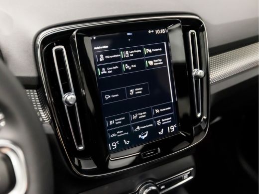 Volvo  XC40 2.0 B3 R-Design 177Pk Automaat (PANORAMADAK, APPLE CARPLAY, GROOT NAVI, MEMORY SEATS, 360 CAMERA,... ActivLease financial lease