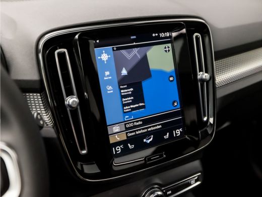 Volvo  XC40 2.0 B3 R-Design 177Pk Automaat (PANORAMADAK, APPLE CARPLAY, GROOT NAVI, MEMORY SEATS, 360 CAMERA,... ActivLease financial lease