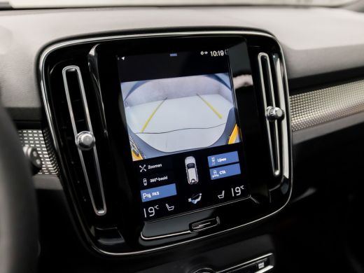 Volvo  XC40 2.0 B3 R-Design 177Pk Automaat (PANORAMADAK, APPLE CARPLAY, GROOT NAVI, MEMORY SEATS, 360 CAMERA,... ActivLease financial lease