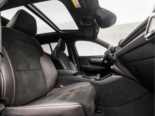 Volvo  XC40 2.0 B3 R-Design 177Pk Automaat (PANORAMADAK, APPLE CARPLAY, GROOT NAVI, MEMORY SEATS, 360 CAMERA,... ActivLease financial lease