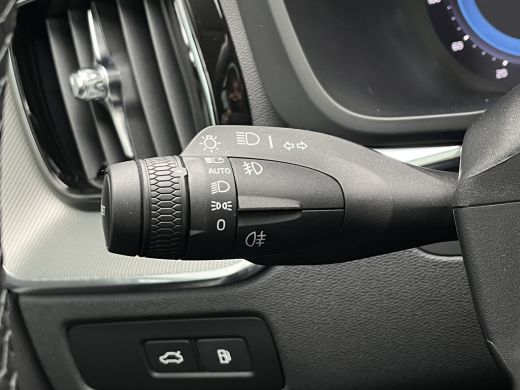 Volvo  XC60 2.0 T6 Plug-in hybrid AWD Plus Dark | Google | Trekhaak | 360 Camera | Leder | ActivLease financial lease