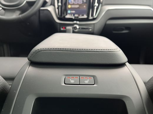 Volvo  XC60 2.0 T6 Plug-in hybrid AWD Plus Dark | Google | Trekhaak | 360 Camera | Leder | ActivLease financial lease