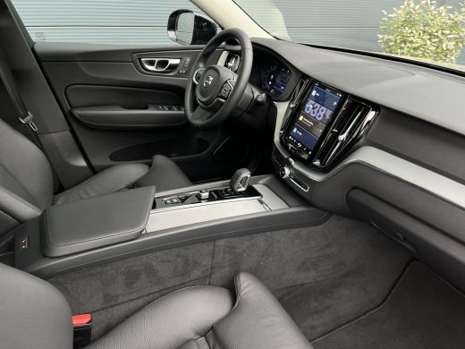 Volvo  XC60 2.0 T6 Plug-in hybrid AWD Plus Dark | Google | Trekhaak | 360 Camera | Leder | ActivLease financial lease