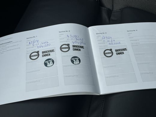 Volvo  XC60 2.0 T8 Plug-in R-Design | MY22 | Luchtvering | Bowers&Wilkins | HUD | Trekhaak | ActivLease financial lease