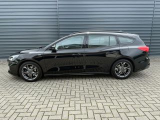 Ford Focus 1.5 EcoBoost ST Line Automaat Carplay Trekhaak Ford Focus 1.5 EcoBoost ST Line Automaat Carplay Trekhaak