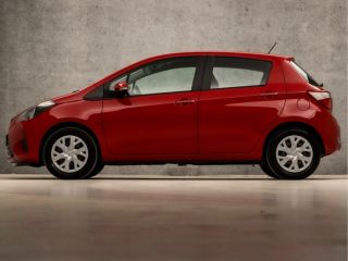 Toyota Yaris 1.0 VVT-i Sport (AIRCO, BLUETOOTH, ELEK RAMEN, SPORTSTOELEN, MULTIFUNCTIONEEL STUURWIEL, NIEUWE A...