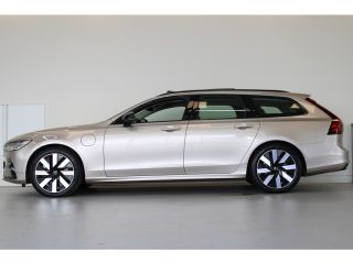 Volvo  V90 T6 350PK AWD Ultra Dark | Pano-dak | Trekhaak | 360° camera | Gelam. zijruiten