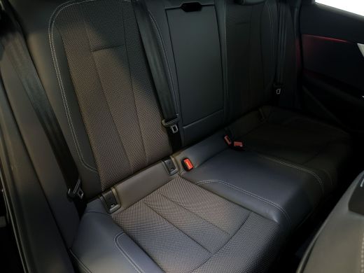 Audi A4 Avant 35 TFSI 150PK S edition Competition / MMI navigatie plus / Optiekpakket zwart / Stoelverwar... ActivLease financial lease
