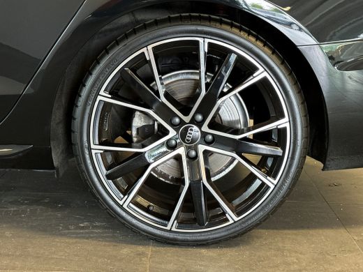 Audi A4 Avant 35 TFSI 150PK S edition Competition / MMI navigatie plus / Optiekpakket zwart / Stoelverwar... ActivLease financial lease