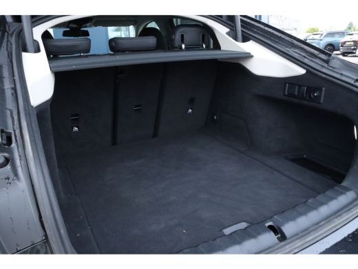 BMW i4 eDrive40 84 kWh | Adaptieve Cruise | 360' Camera | Stoel+Stuurverwarming | Elektr. klep | Navi | ... ActivLease financial lease