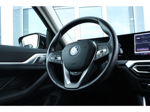 BMW i4 eDrive40 84 kWh | Adaptieve Cruise | 360' Camera | Stoel+Stuurverwarming | Elektr. klep | Navi | ... ActivLease financial lease