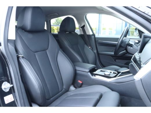 BMW i4 eDrive40 84 kWh | Adaptieve Cruise | 360' Camera | Stoel+Stuurverwarming | Elektr. klep | Navi | ... ActivLease financial lease