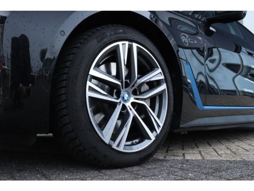 BMW i4 eDrive40 84 kWh | Adaptieve Cruise | 360' Camera | Stoel+Stuurverwarming | Elektr. klep | Navi | ... ActivLease financial lease