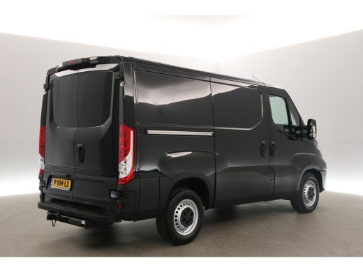 Iveco Daily 2.3 300 L1H1 3500KG Trekgew. Trekhaak Airco 3 Persoons Elektrpakket Schuifdeur ActivLease financial lease
