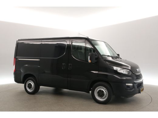 Iveco Daily 2.3 300 L1H1 3500KG Trekgew. Trekhaak Airco 3 Persoons Elektrpakket Schuifdeur ActivLease financial lease