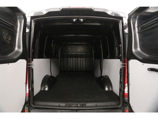 Iveco Daily 2.3 300 L1H1 3500KG Trekgew. Trekhaak Airco 3 Persoons Elektrpakket Schuifdeur ActivLease financial lease