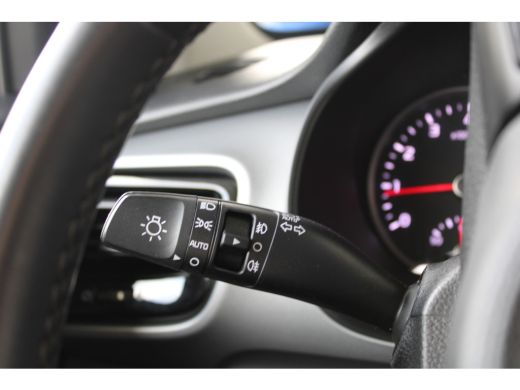 Kia Stonic 1.0 T-GDi DynamicLine | DAB ontvanger | Electronic climate controle | Extra getint glas ActivLease financial lease
