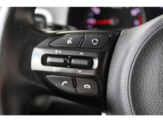 Kia Stonic 1.0 T-GDi DynamicLine | DAB ontvanger | Electronic climate controle | Extra getint glas ActivLease financial lease