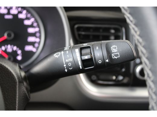 Kia Stonic 1.0 T-GDi DynamicLine | DAB ontvanger | Electronic climate controle | Extra getint glas ActivLease financial lease