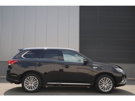 Mitsubishi Outlander 2.4 PHEV 4WD Intense+/EV/Schuifdak/Trekhaak/360Cam/Led/Carplay/18" ActivLease financial lease