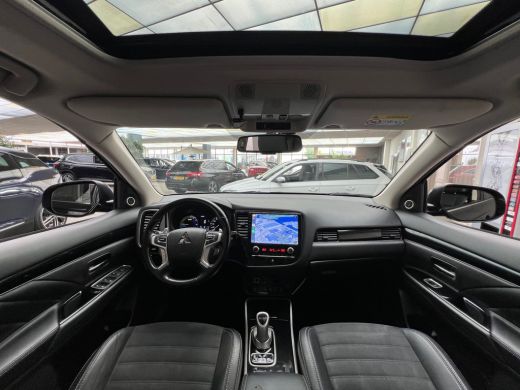 Mitsubishi Outlander 2.4 PHEV 4WD Intense+/EV/Schuifdak/Trekhaak/360Cam/Led/Carplay/18" ActivLease financial lease
