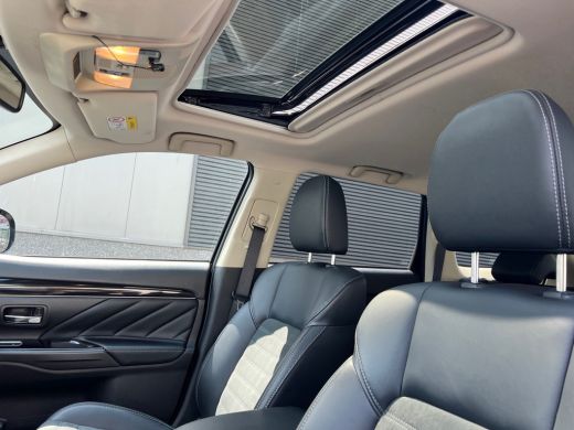 Mitsubishi Outlander 2.4 PHEV 4WD Intense+/EV/Schuifdak/Trekhaak/360Cam/Led/Carplay/18" ActivLease financial lease