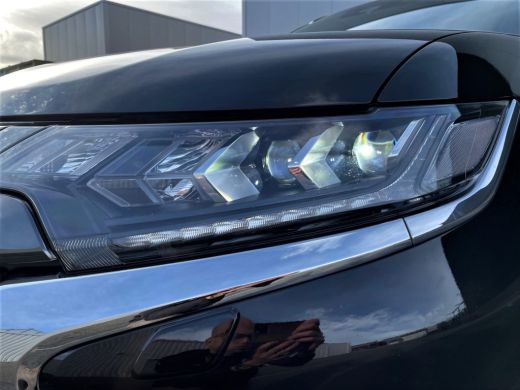 Mitsubishi Outlander 2.4 PHEV 4WD Intense+/EV/Schuifdak/Trekhaak/360Cam/Led/Carplay/18" ActivLease financial lease