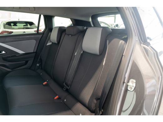 Opel Astra Sports Tourer 1.2 Turbo 110PK Business Edition | Camera | Navi | Parkeersensoren | Keyless Entry ... ActivLease financial lease