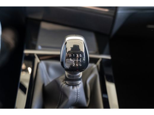 Opel Astra Sports Tourer 1.2 Turbo 110PK Business Edition | Camera | Navi | Parkeersensoren | Keyless Entry ... ActivLease financial lease