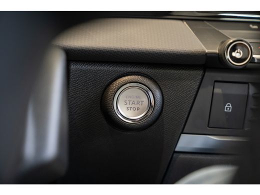 Opel Astra Sports Tourer 1.2 Turbo 110PK Business Edition | Camera | Navi | Parkeersensoren | Keyless Entry ... ActivLease financial lease