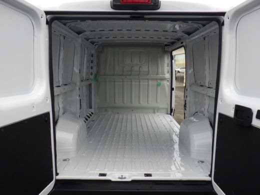 Opel Movano 2.2D 120 S&S L2H1 3.0t | Camera | Parkeersensoren | Trekhaak | | 2 zitplaatsen rechtsvoor | Achte... ActivLease financial lease