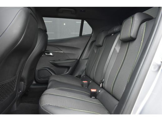 Peugeot 2008 1.2 Hybrid 136 GT Automaat | Navigatie | Sportstoelen | Sfeerverlichting | Achteruitrijcamera | C... ActivLease financial lease