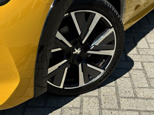 Peugeot 208 GT-Line Panoramisch glasdak | Achteruitrijcamera | Airco AUTO | Cruise control Adaptief | Fullscr... ActivLease financial lease