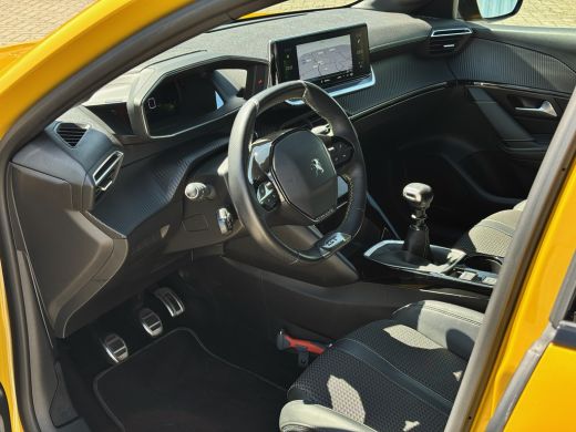 Peugeot 208 GT-Line Panoramisch glasdak | Achteruitrijcamera | Airco AUTO | Cruise control Adaptief | Fullscr... ActivLease financial lease